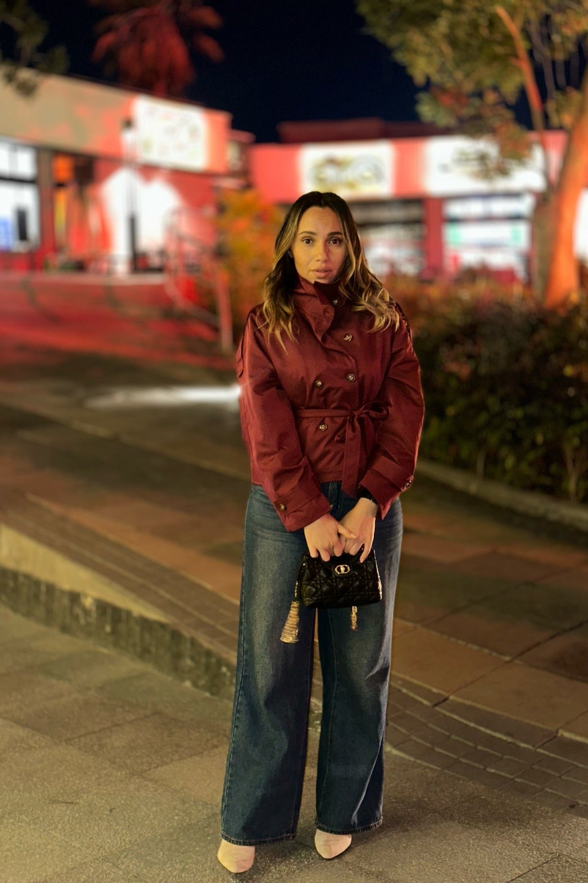 Mara cropped trench coat in burgundy | SOKYND