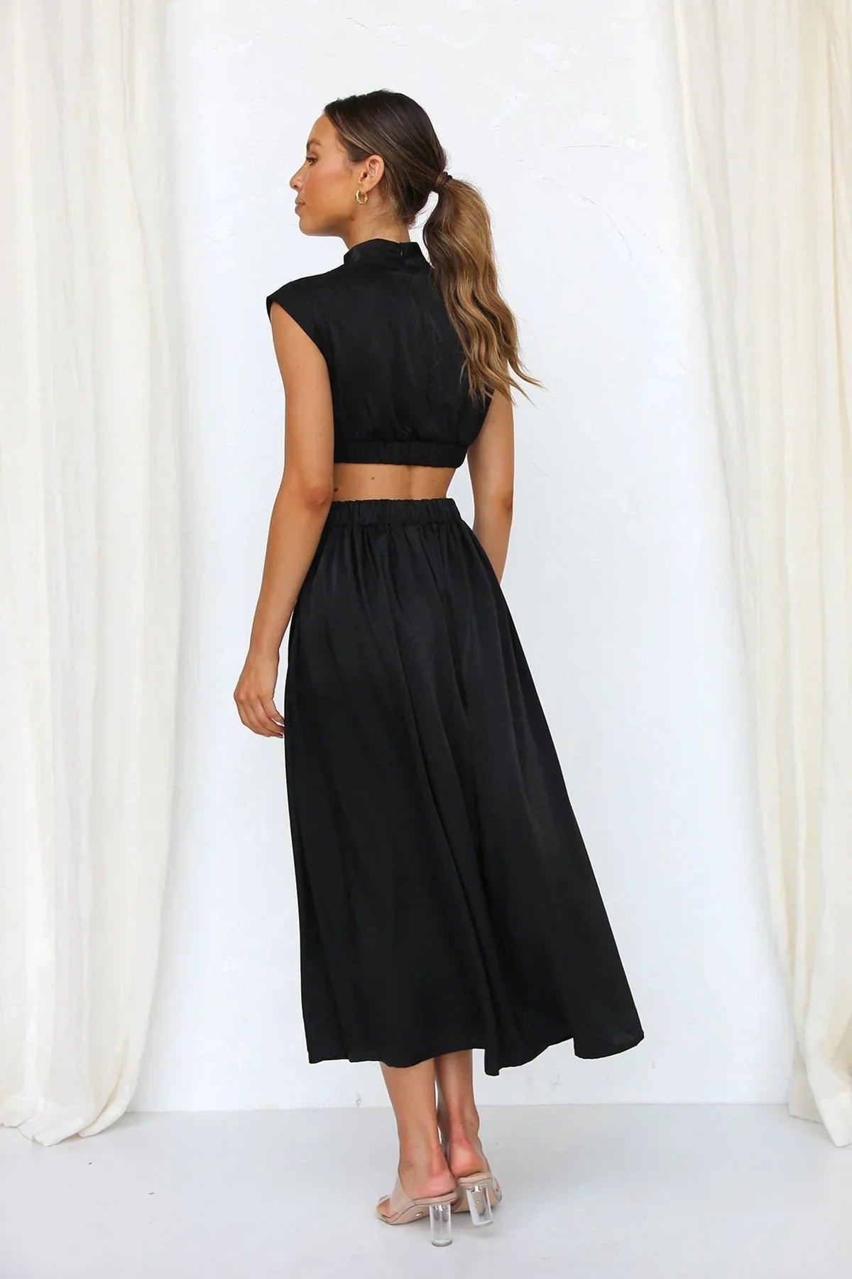 SOKYND Hermione High - Neck Cutout Midi Dress DressBlackXS