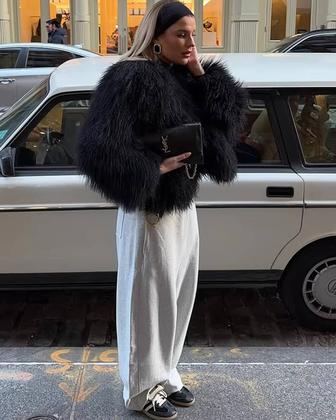 SOKYND Lyndie Short Faux Fur Coat in Black