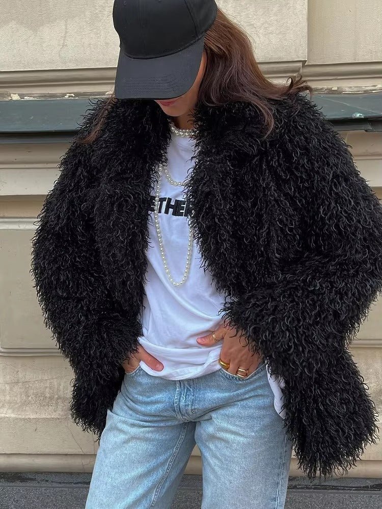 SOKYND Lyndie Short Faux Fur Coat in Black