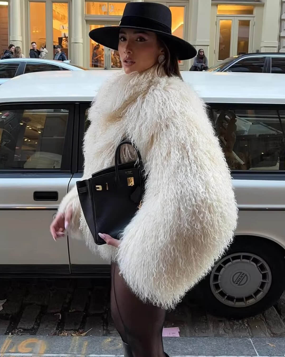 SOKYND Lyndie Short Faux Fur Coat in White